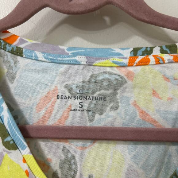 L.L. Bean Signature Womens Sz Small Floral Short Sleeve V Neck Shirt Outdoors - Picture 3 of 5